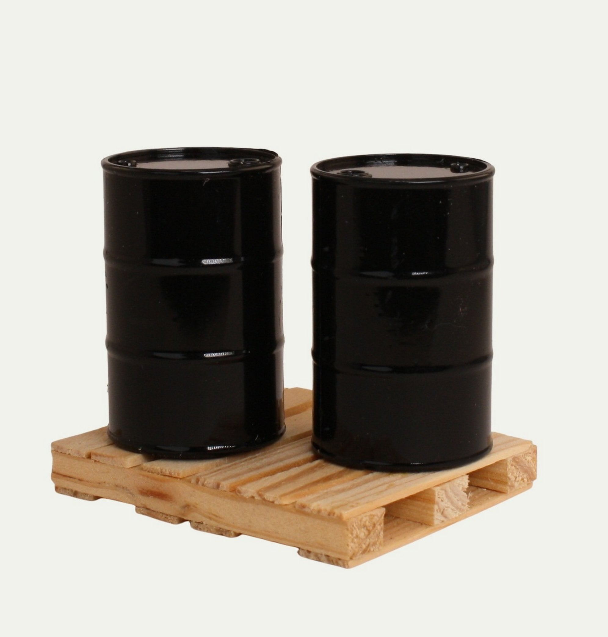 Pallet and Barrels - 3 Piece Set - 1:24 Scale - 101-0605