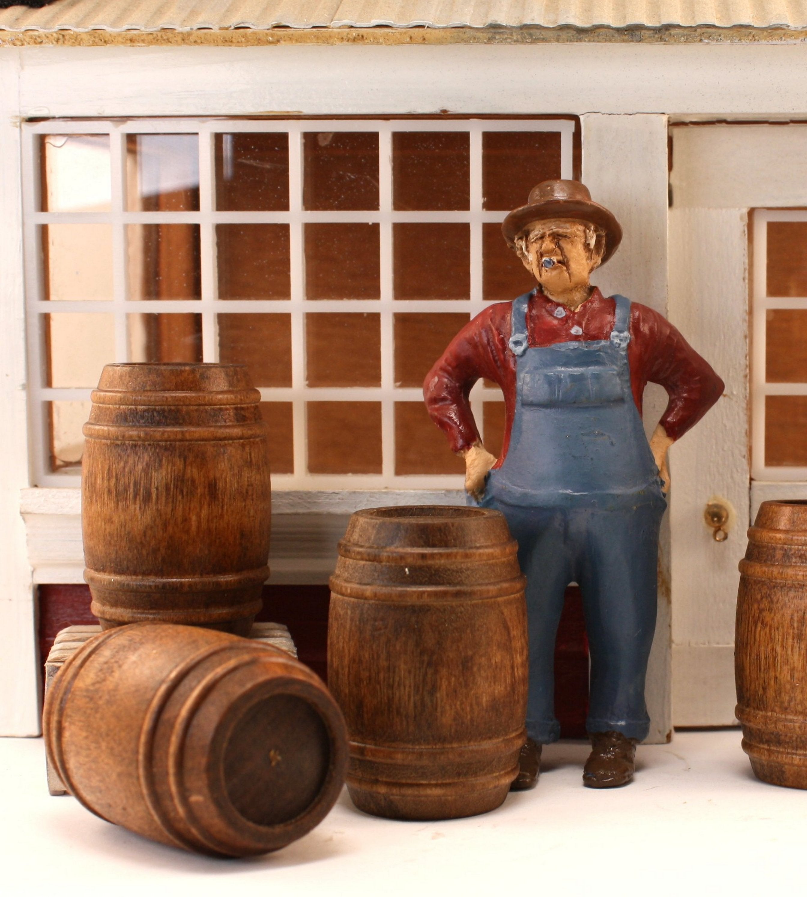 Kegs Whiskey - Brown - Set of 6 - 1:24 Scale - 101-0610