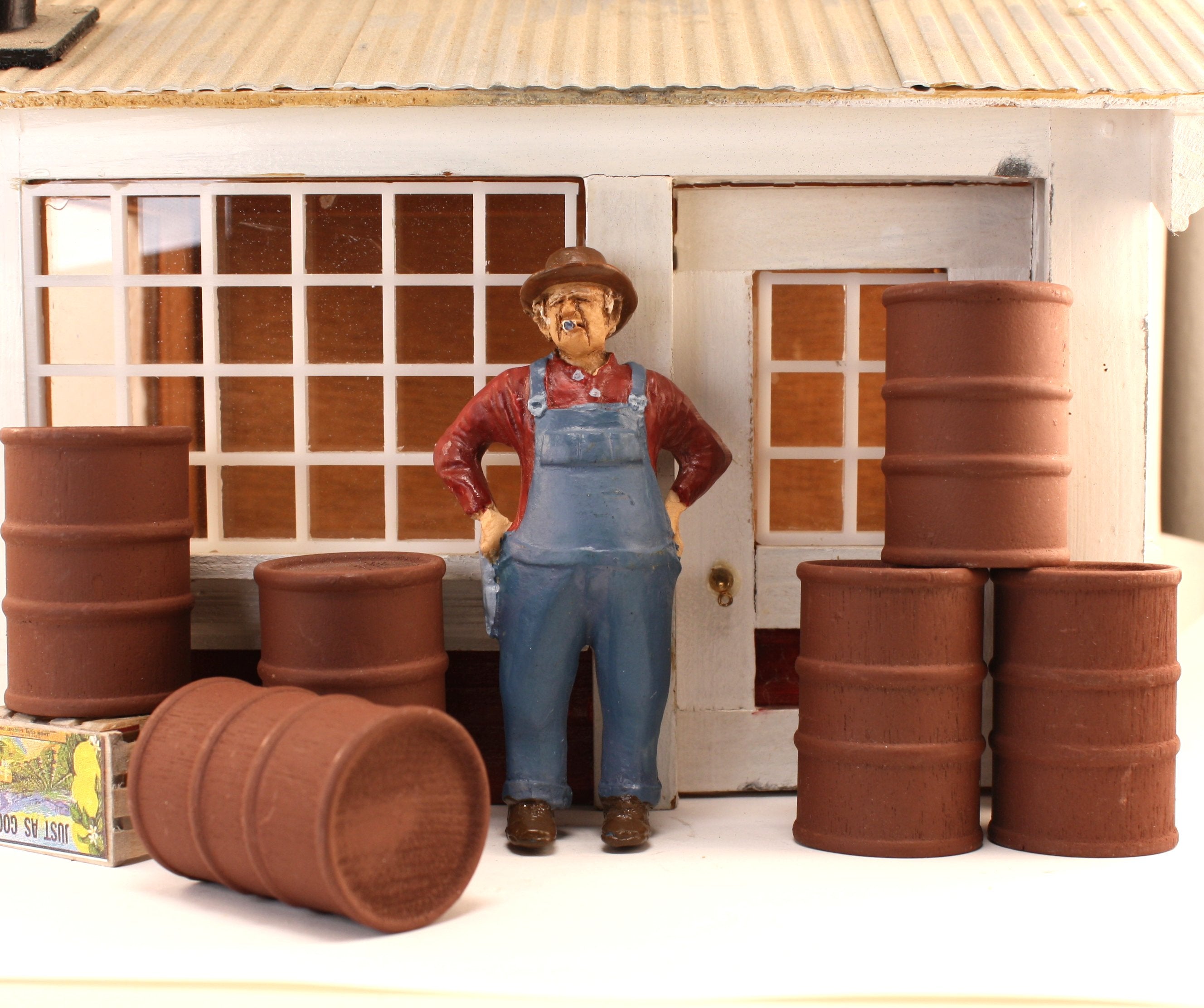 Barrels - Rusty Red  - Set of 6 - 1:24 Scale - 101-0611