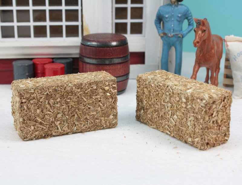 Straw Hay Bales - set of 2 - 106-0704