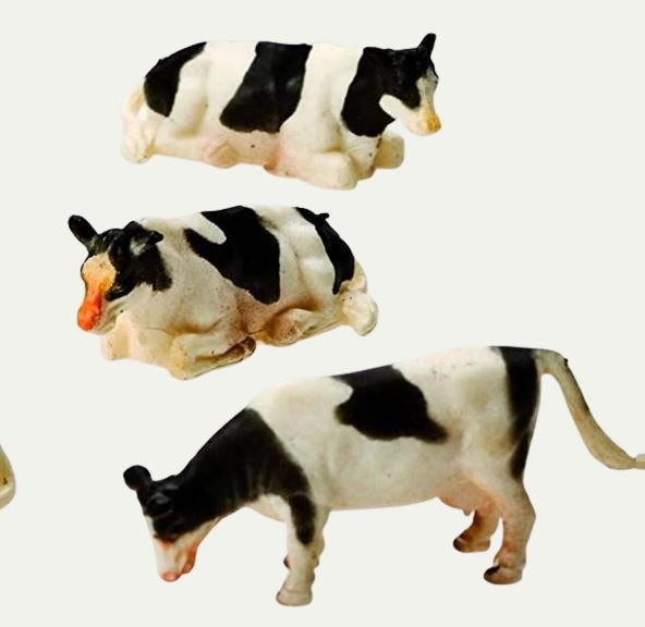 Holstein Cattle Set - HO Scale - 8 Pieces - 106-1878