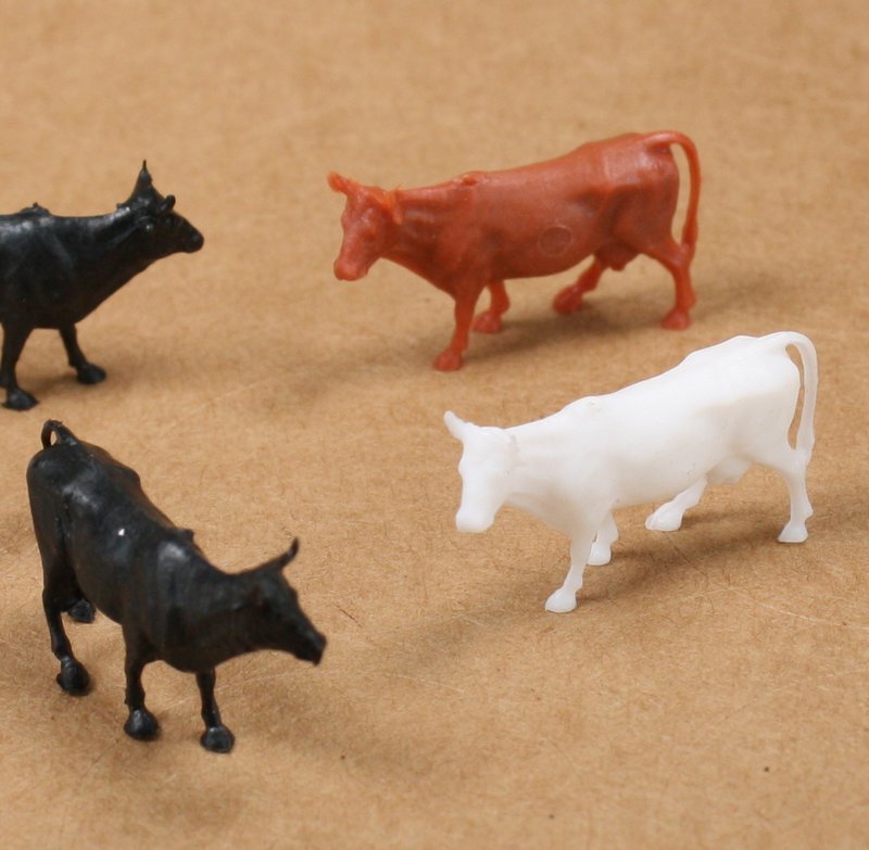 Cows - Mixed Colors - Set of 8 - Dollhouse Minis - 201-154-2