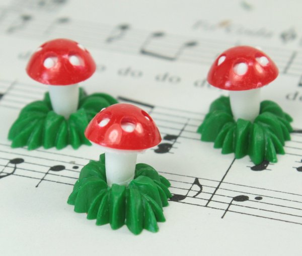 Small Mushrooms In Grass - Set of 4  - 203-3-2503