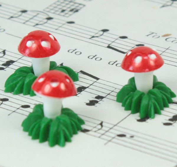 Small Mushrooms In Grass - Set of 4  - 203-3-2503