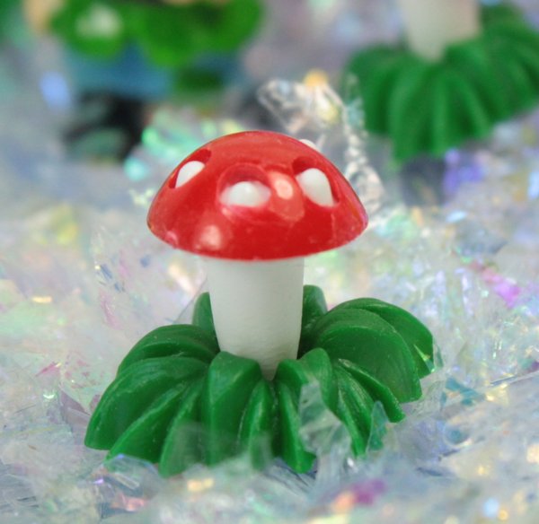 Small Mushrooms In Grass - Set of 4  - 203-3-2503