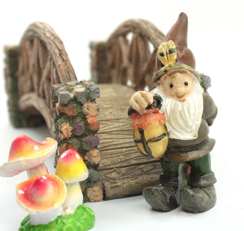 Forest Gnome Elf - Lantern - 2.5"  - 207-60851