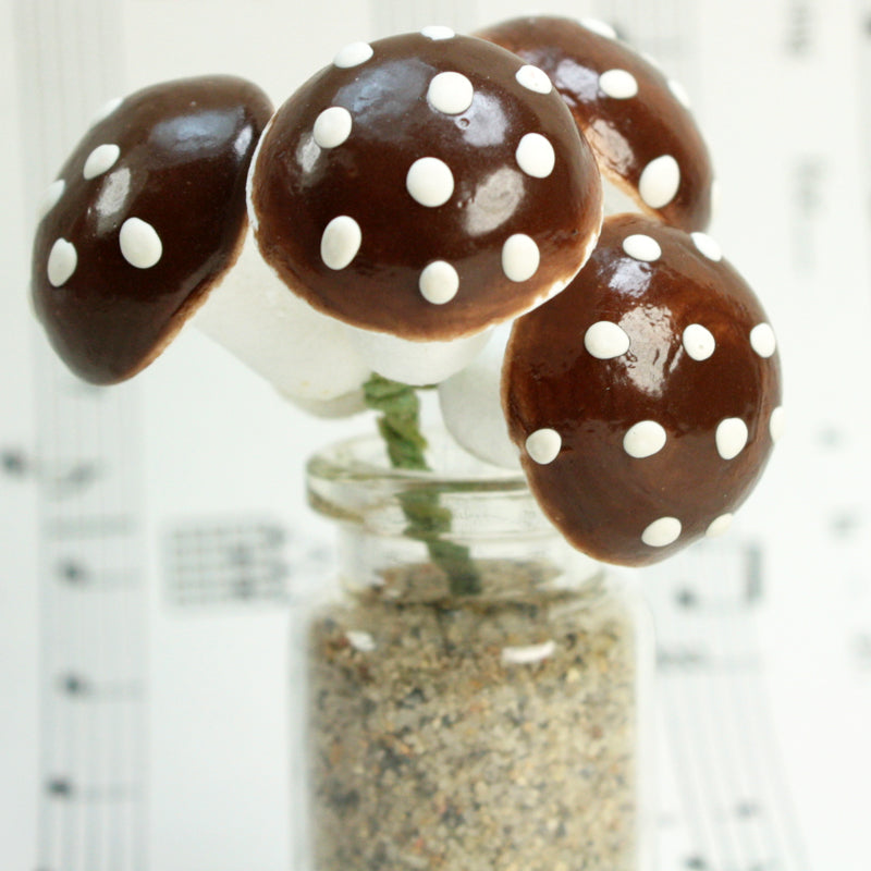 Brown - Large Cotton Spun Mushrooms  - Set of 10 - (218-0118)