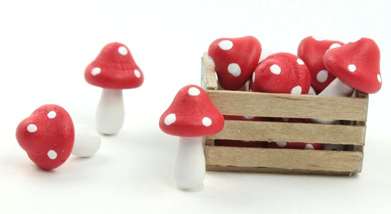 Red - Wood - Hand Crafted - 3/4" Mushrooms 218-0132