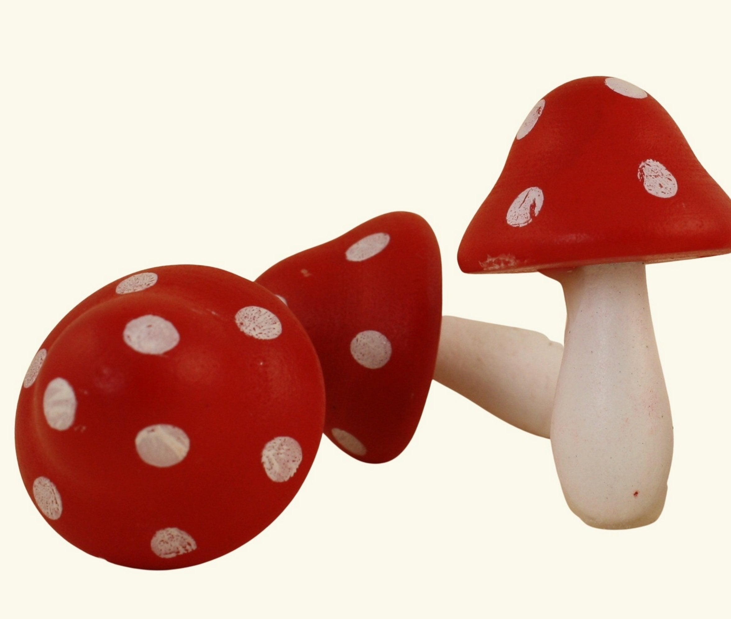 Red - Large 1.25" Wood - Hand Crafted - Mushrooms 218-0143