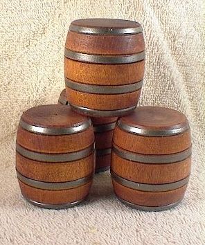 Cargo-To-Go: 4 Large Whiskey Barrel Set - 101-0823