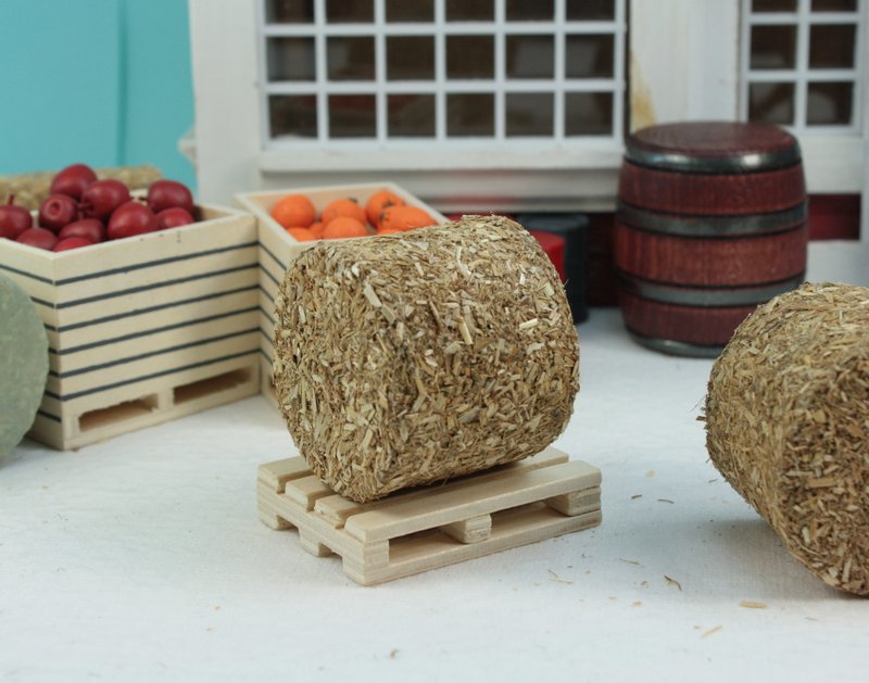 Round Hay Bales - set of 2 - 106-0703