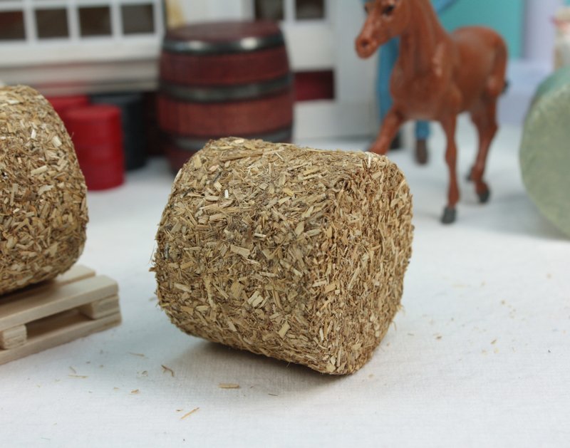 Round Hay Bales - set of 2 - 106-0703