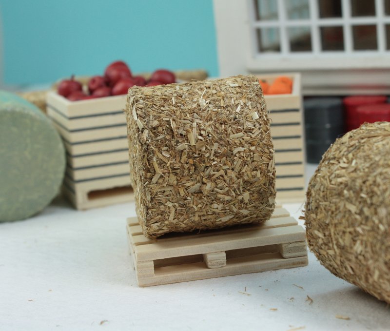 Round Hay Bales - set of 2 - 106-0703