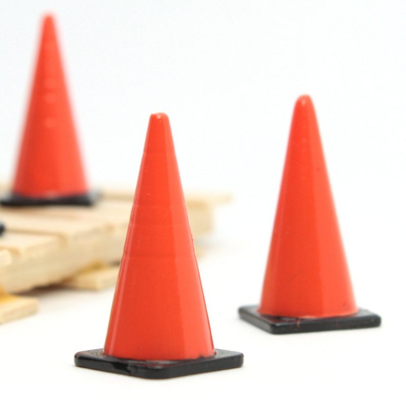 Traffic Cones - Construction Layout - G Scale - 106-17025