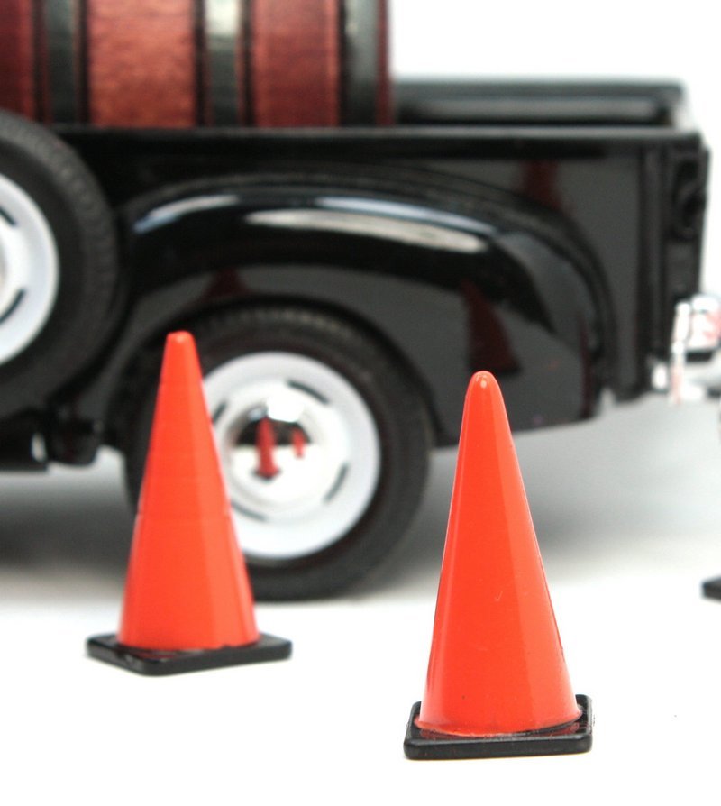 Traffic Cones - Construction Layout - G Scale - 106-17025