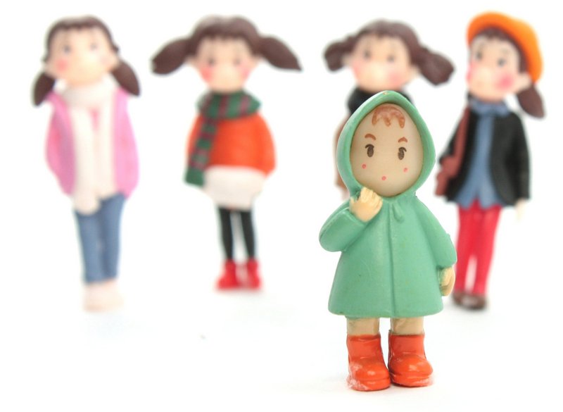 Girl - Wearing Raincoat - 1 1/4" Tall - 207-1208