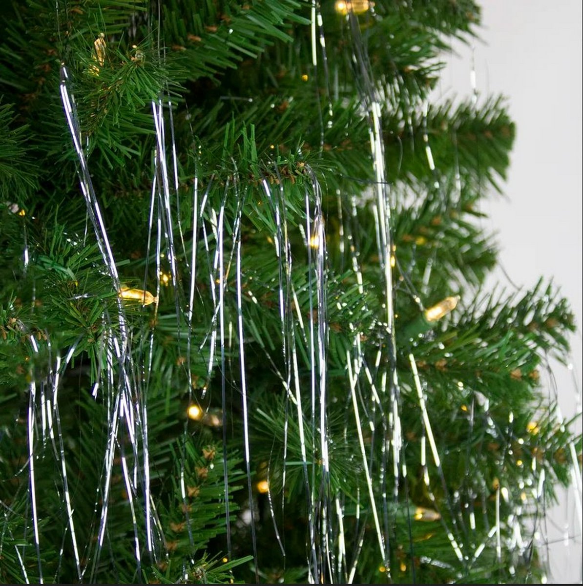 Brilliant Eislametta Iridescent Tinsel Strand Icicles - 216-9500