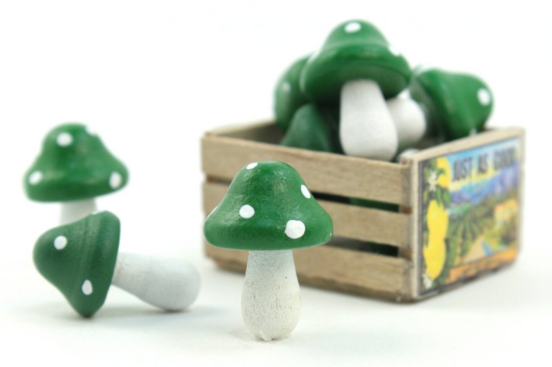 Green - Wood - Hand Crafted - 3/4" Mushrooms 218-0125