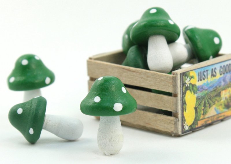 Green - Wood - Hand Crafted - 3/4" Mushrooms 218-0125