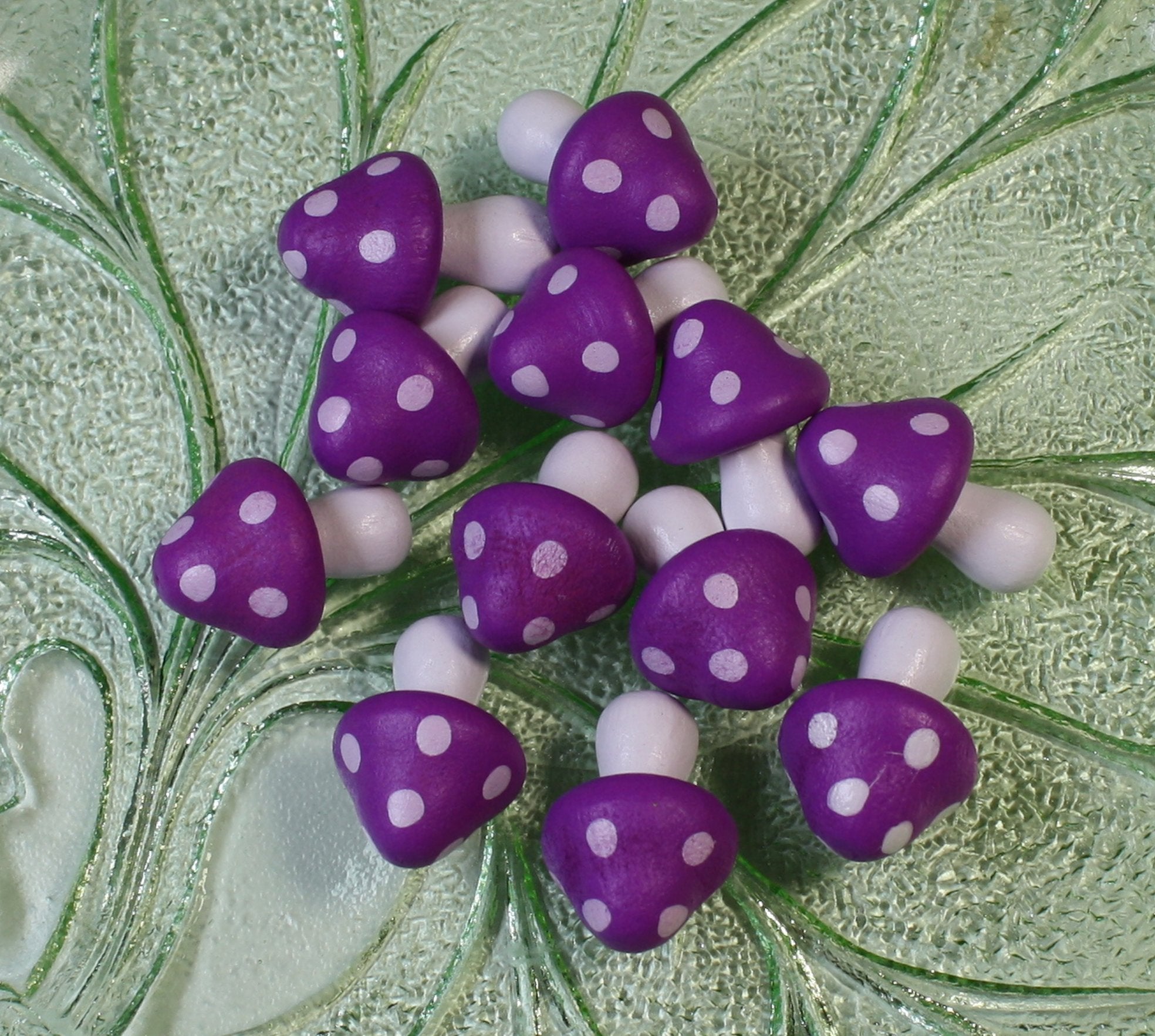 Violet - Wood - Hand Crafted - 3/4" Mushrooms 218-0136